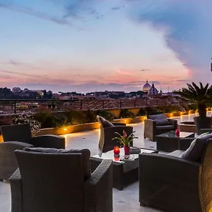 Navona Queen Rooftop Pensión